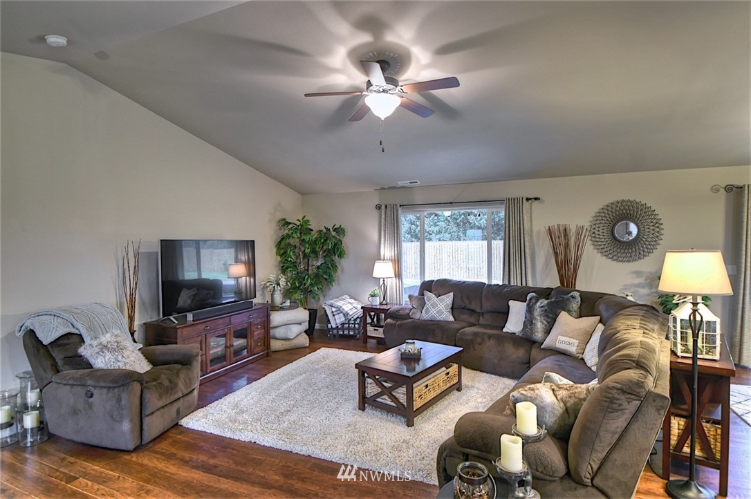 9216 178th Avenue Southwest Rochester, WA 98579 - Photo 6 of 25