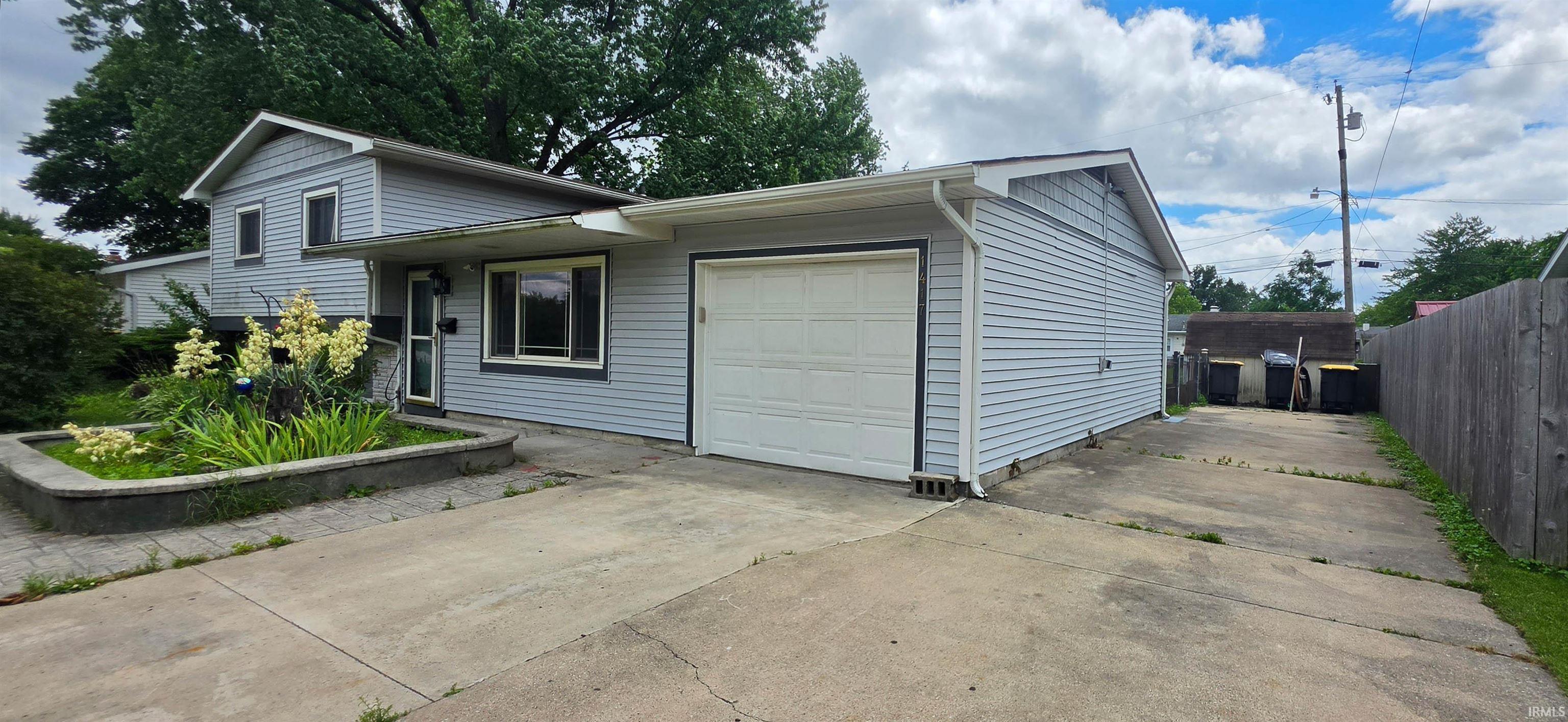 1417 Lower Huntington Road Fort Wayne, IN 46819 - Photo 3 of 32