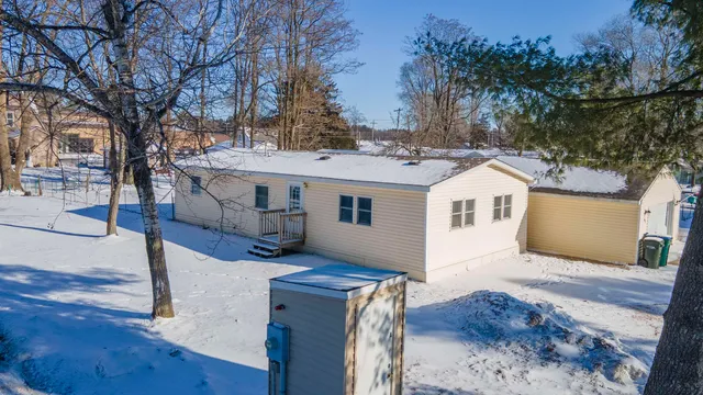 $180,000 | 705 Cleveland Avenue, Wild Rose, WI 54984