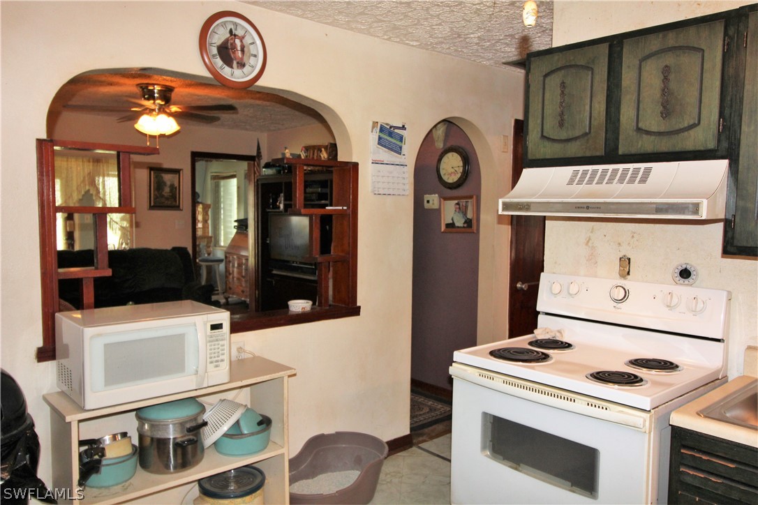 324 Bellair Road Fort Myers, FL 33905 - Photo 11 of 21 Gallery Image 11