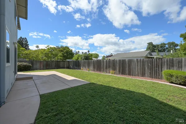 $779,000 | 9662 Dawn Way, Windsor, CA 95492