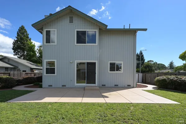 $779,000 | 9662 Dawn Way, Windsor, CA 95492