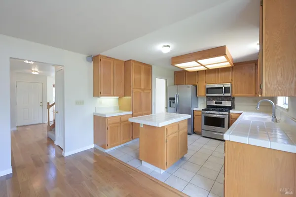 $779,000 | 9662 Dawn Way, Windsor, CA 95492