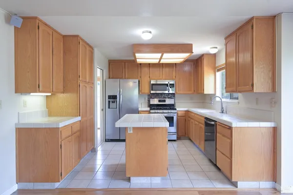 $779,000 | 9662 Dawn Way, Windsor, CA 95492