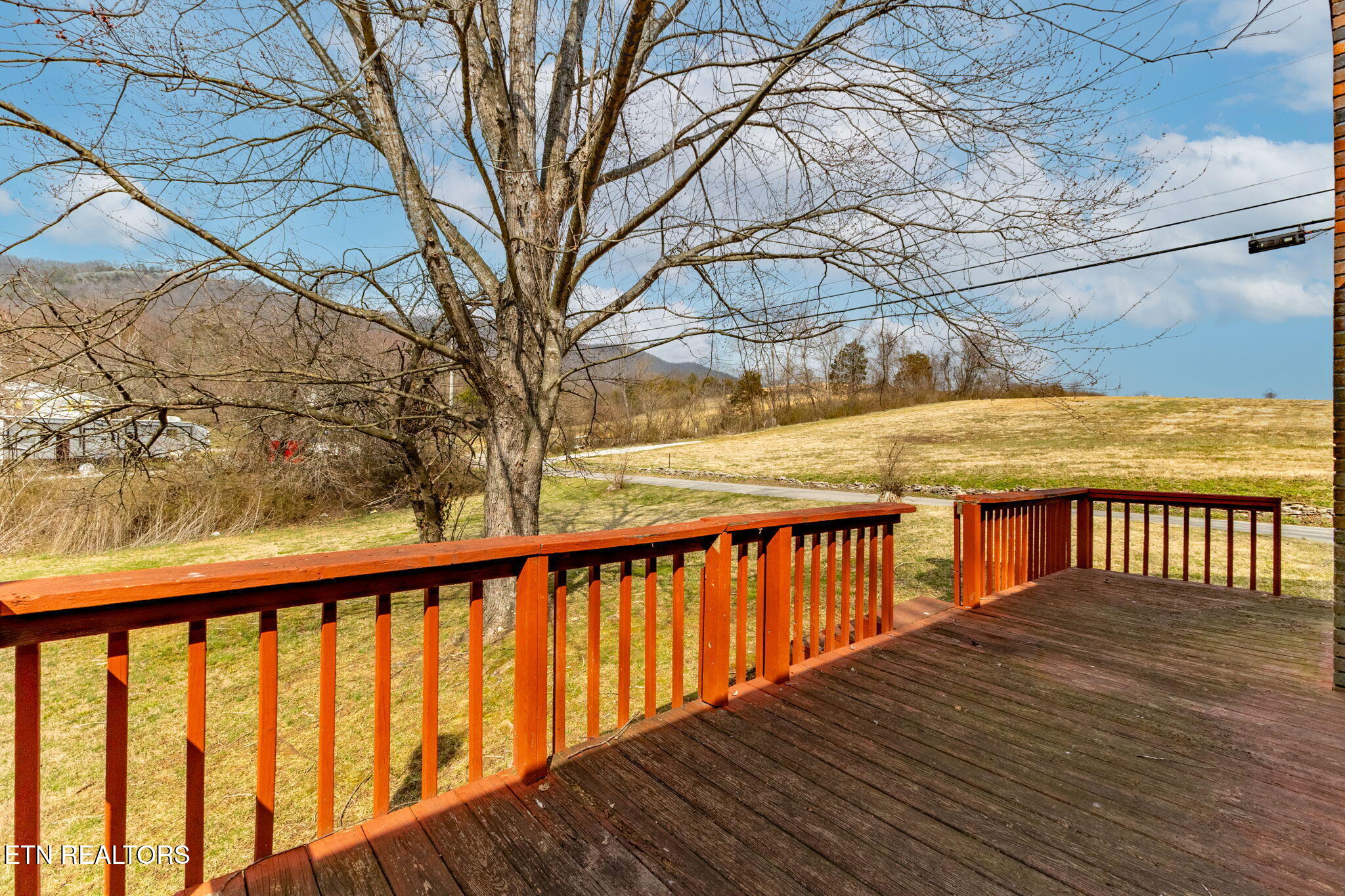 106 Butter And Egg Road Jacksboro, TN 37757 - Photo 30 of 31 24-web-or-mls-3F1A8798-HDR