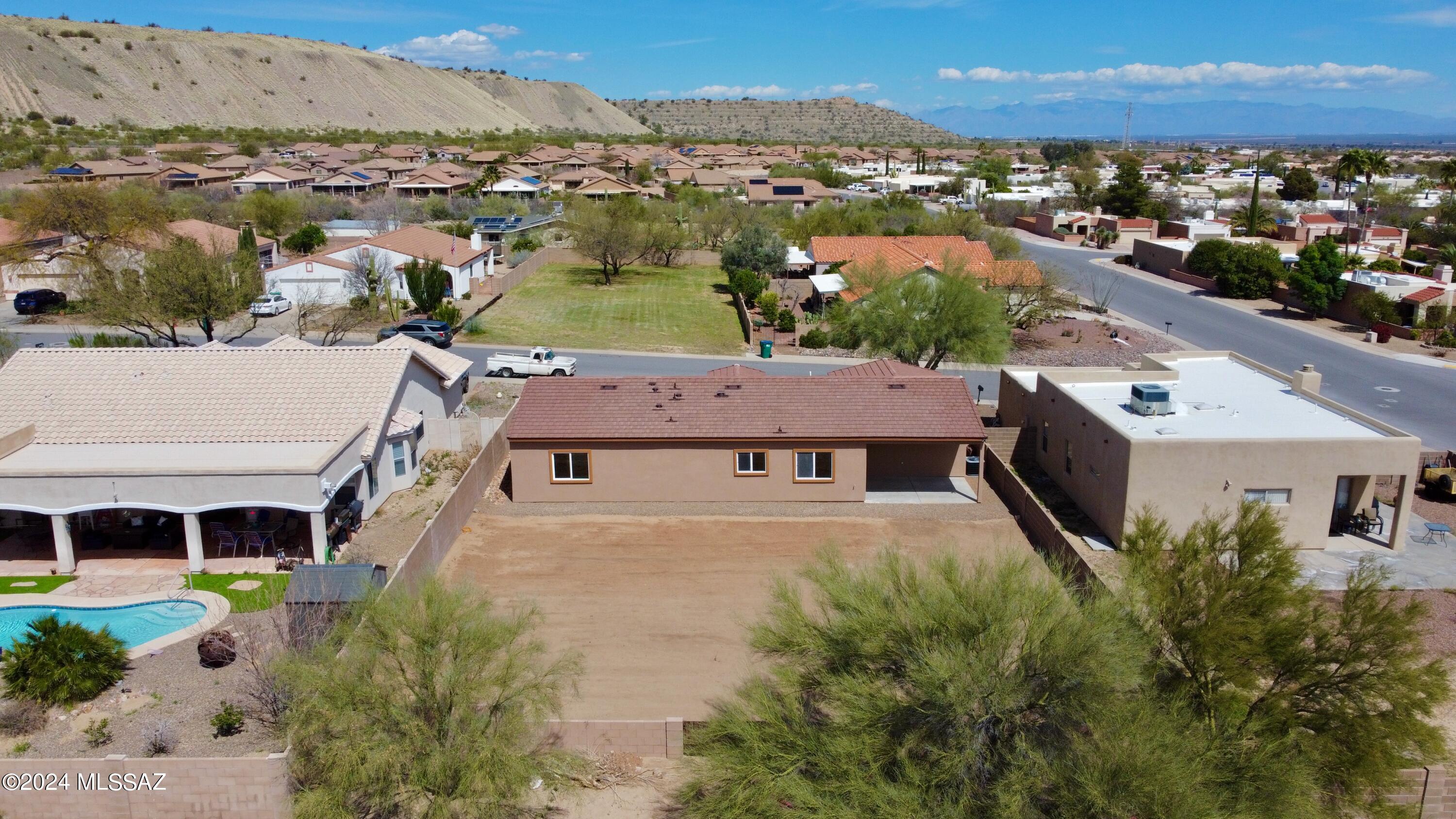 1011 West Rio Hondo Green Valley, AZ 85614 - Photo 5 of 49