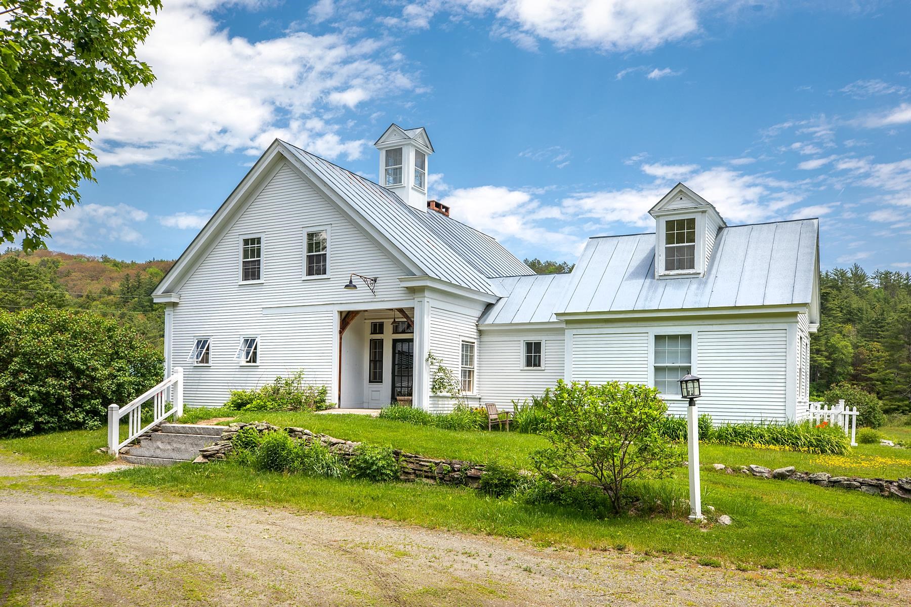 702 Middlebrook Road West Fairlee, VT 05045 - Photo 2 of 40