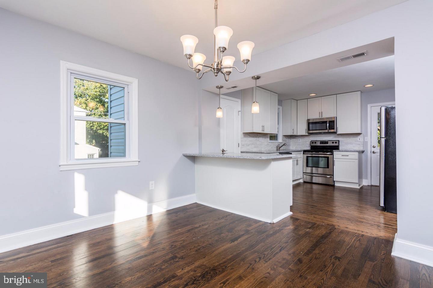 342 Holy Cross Road Baltimore, MD 21225 - Photo 3 of 19 Gallery Image 3