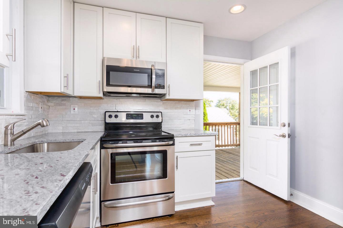 342 Holy Cross Road Baltimore, MD 21225 - Photo 6 of 19 Gallery Image 6