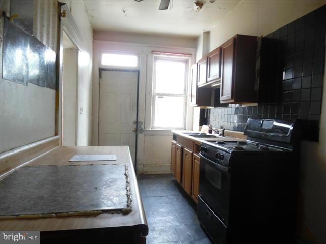 331 Marydell Road Baltimore, MD 21229 - Photo 8 of 21 Kitchen