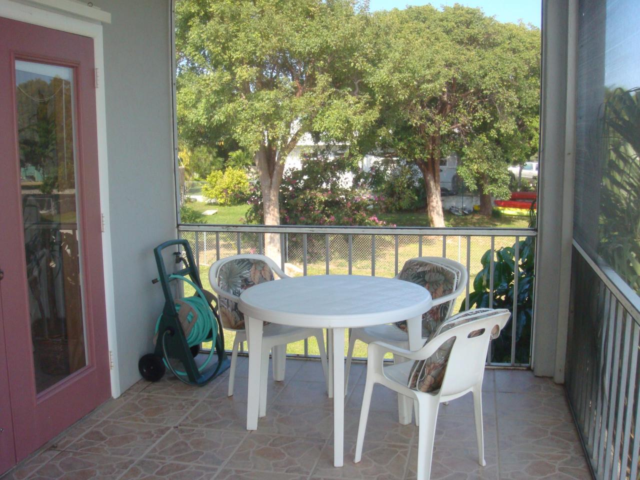 405 3rd Street Key Largo, FL 33037 - Photo 13 of 15 Great Oceanside Screen Porch
