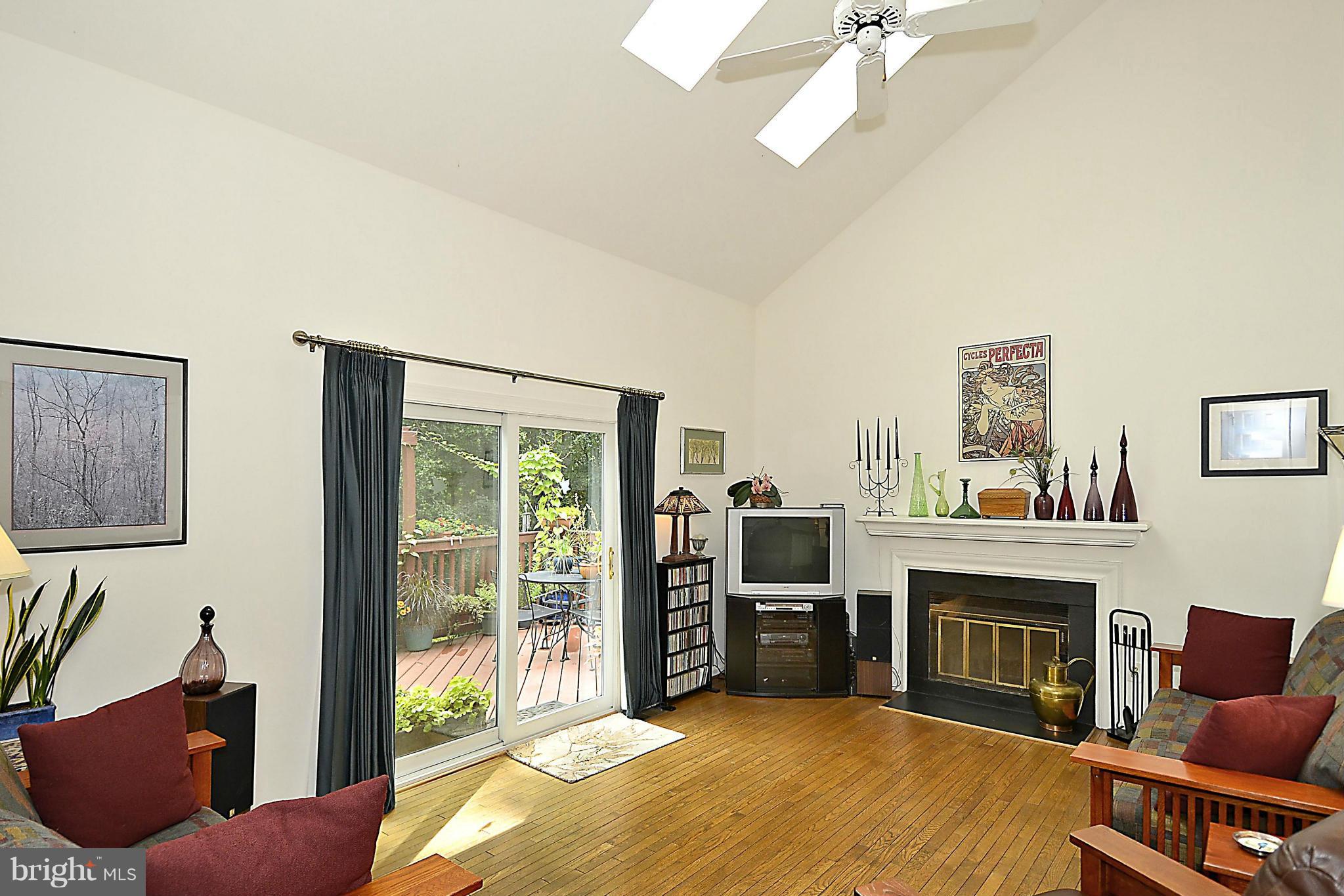 500 Ridgewell Way Silver Spring, MD 20902 - Photo 11 of 30 Family Room