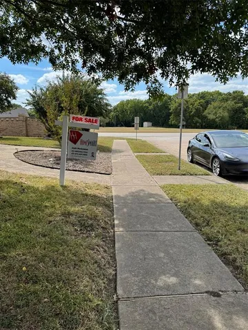 $289,000 | 204 Trinity Drive, Lancaster, TX 75146