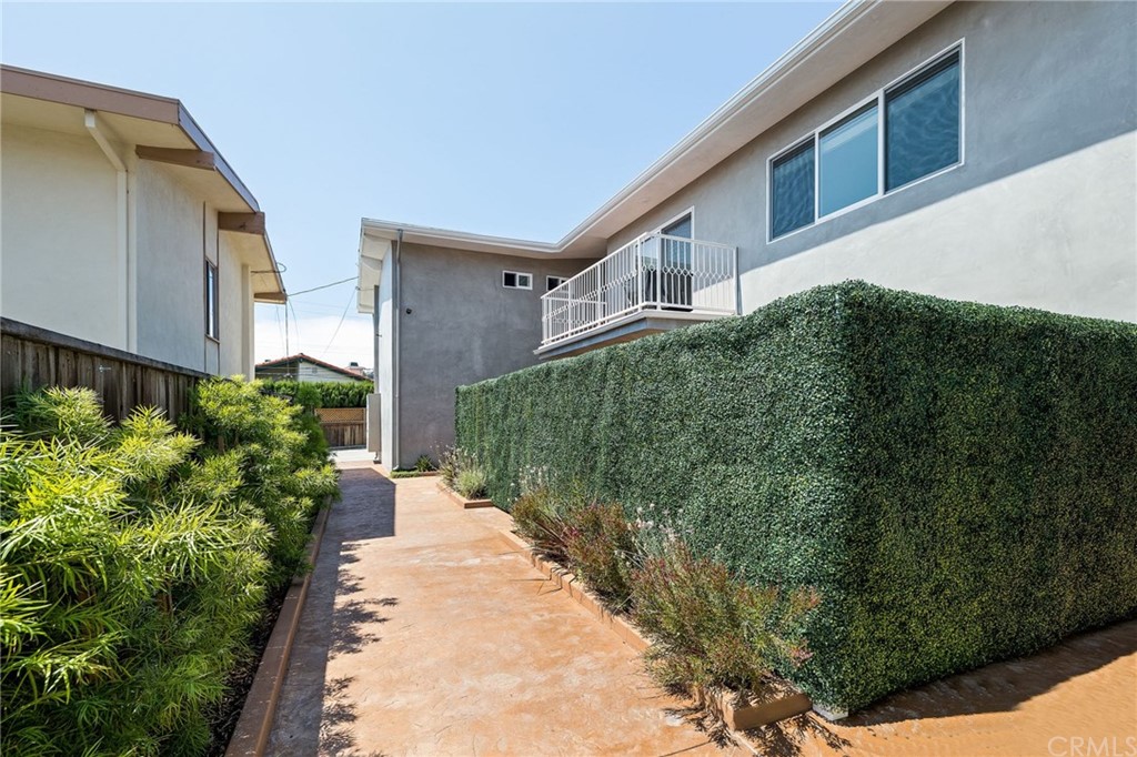 5 Clipper Road, Unit C Rancho Palos Verdes, CA 90275 - Photo 8 of 12 a house view with a garden space