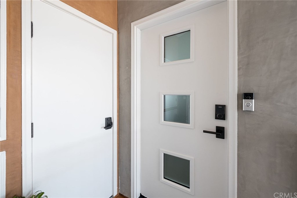 5 Clipper Road, Unit C Rancho Palos Verdes, CA 90275 - Photo 9 of 12 a bathroom with a shower and a mirror