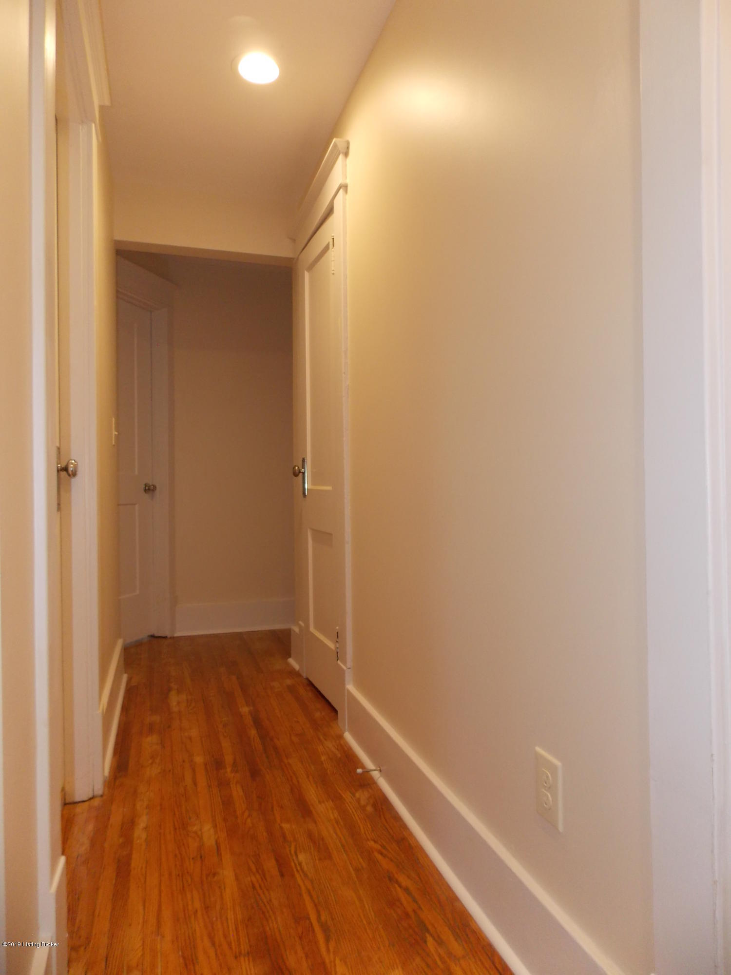 3021 Lexington Road Louisville, KY 40206 - Photo 30 of 53 28-upstairs hallway