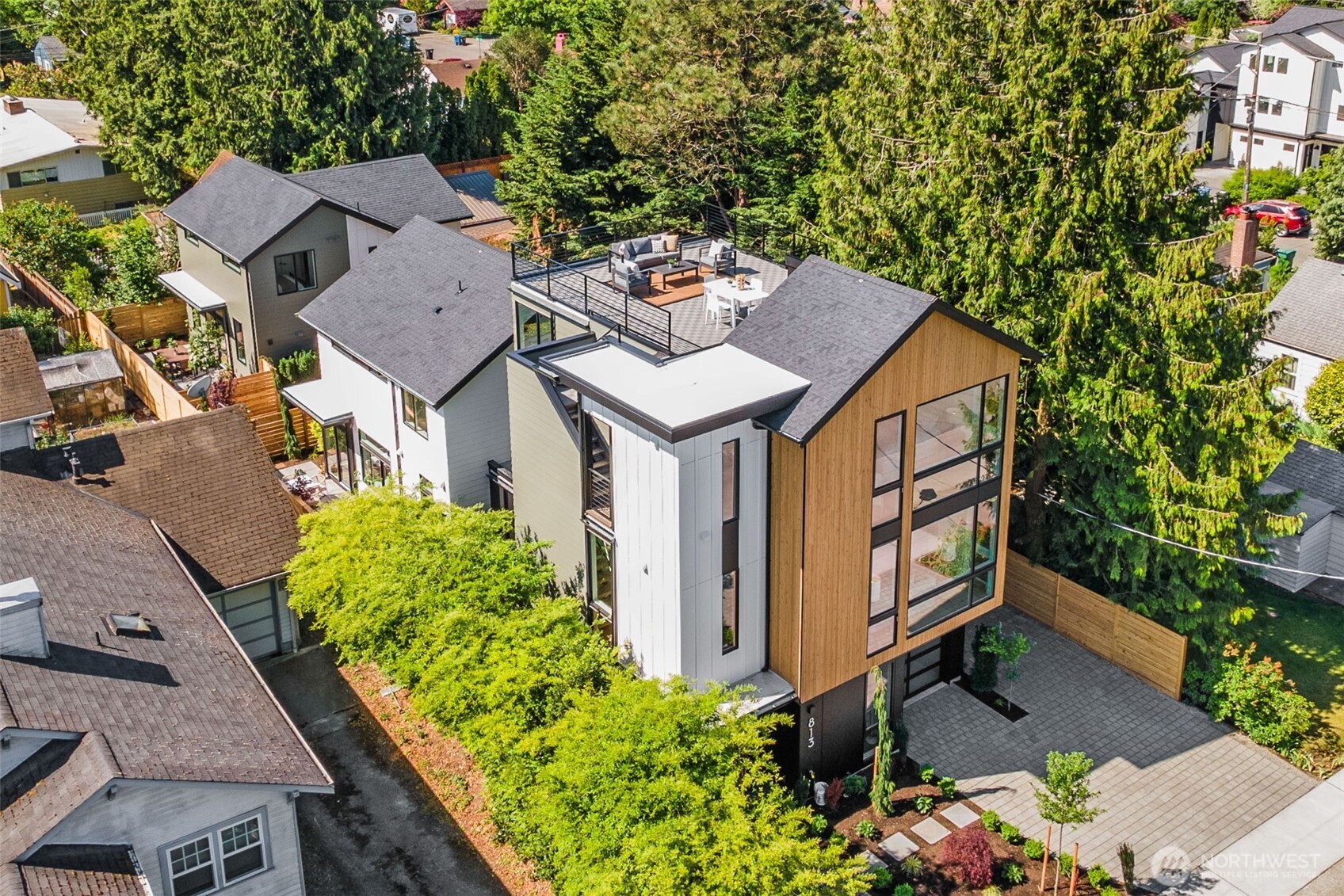 813 Northeast 90th Street Seattle, WA 98115 - Photo 30 of 35