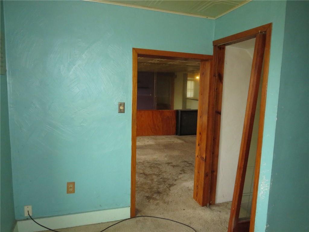 11175 Old Trail Road Irwin, PA 15642 - Photo 35 of 48 a bathroom with a window