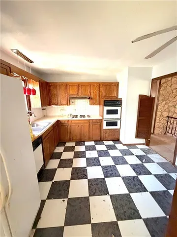 $225,000 | 8021 Brookside Circle, Kansas City, KS 66109