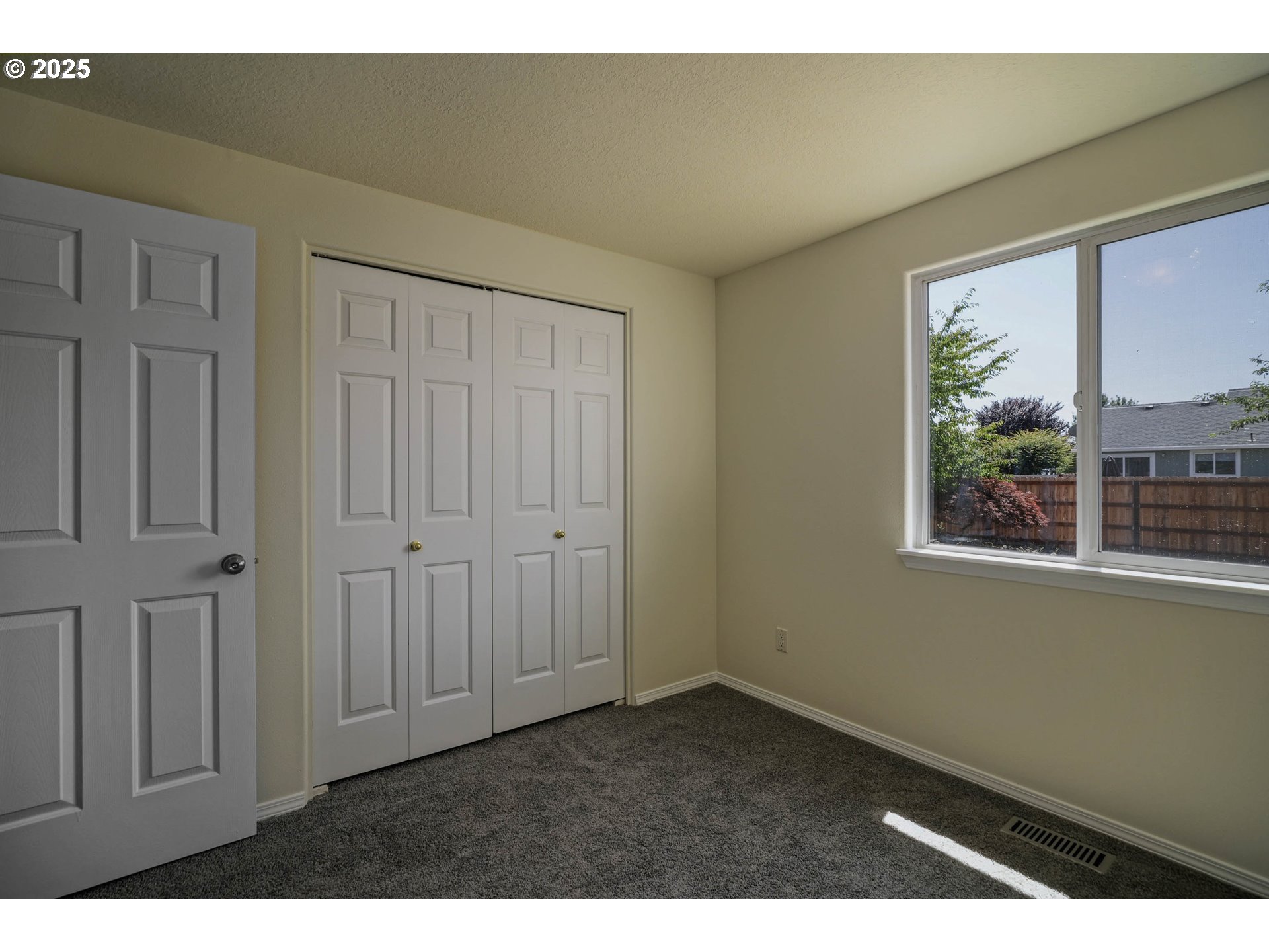 1033 E Street Independence, OR 97351 - Photo 20 of 36 a view interior of the house