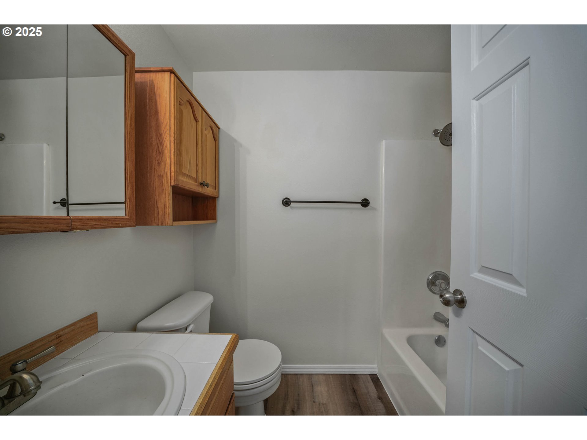 1033 E Street Independence, OR 97351 - Photo 23 of 36 a bathroom with a sink and a mirror