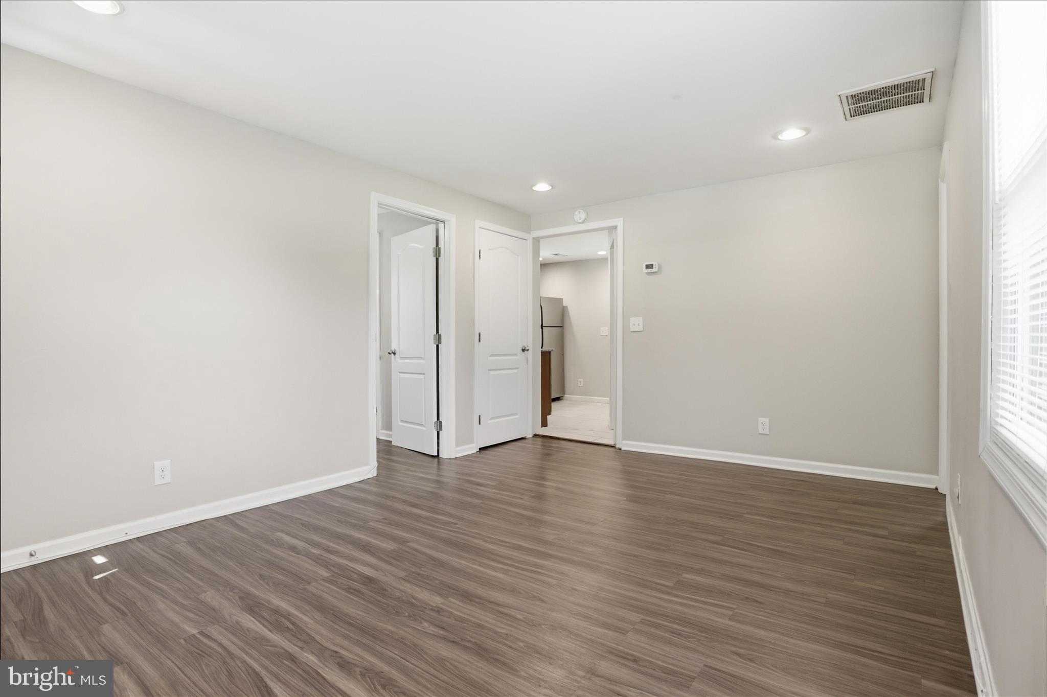 5242 Sands Road Lothian, MD 20711 - Photo 5 of 29 Living Room open concept