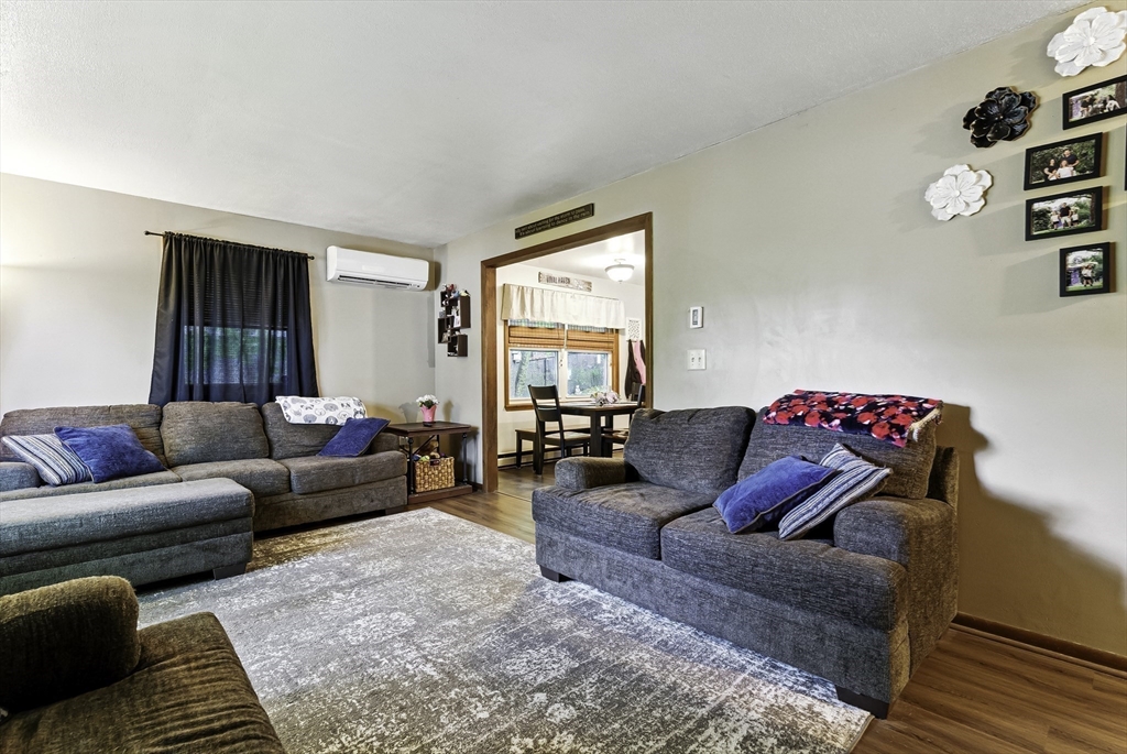 2 Oswald Street Worcester, MA 01607 - Photo 4 of 23 Gallery Image 4