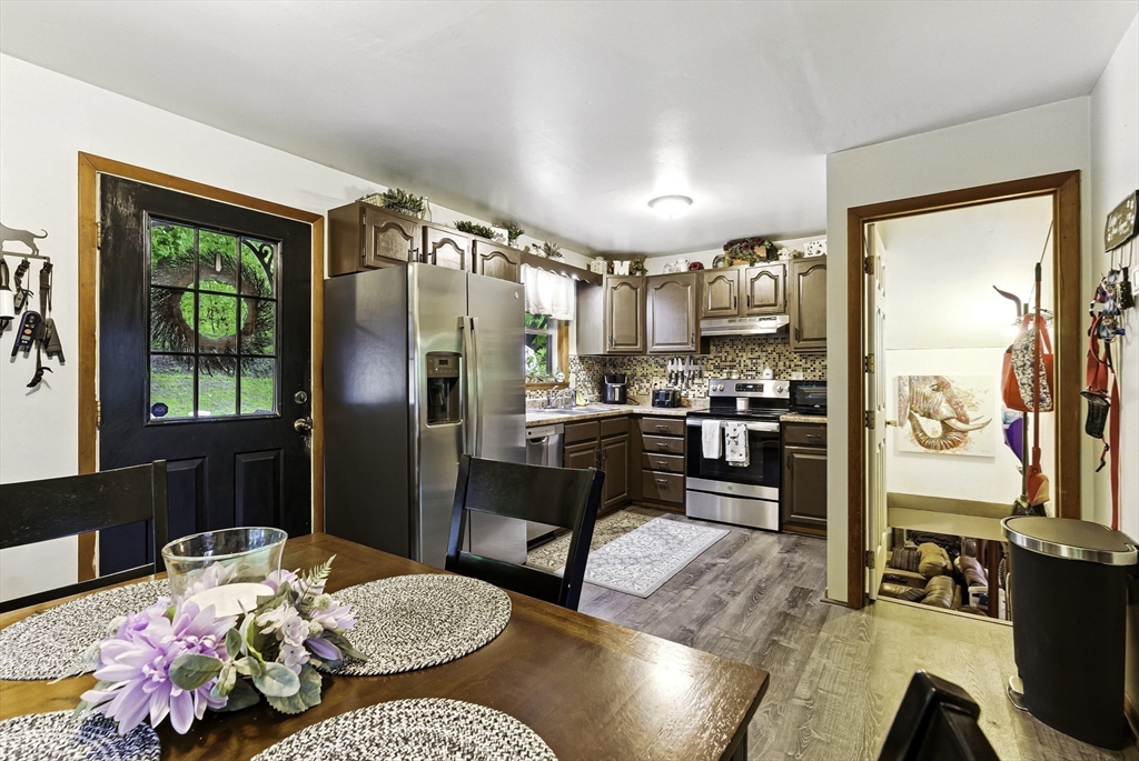 2 Oswald Street Worcester, MA 01607 - Photo 7 of 23 Gallery Image 7