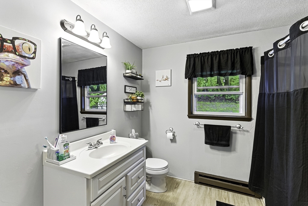 2 Oswald Street Worcester, MA 01607 - Photo 9 of 23 Gallery Image 9