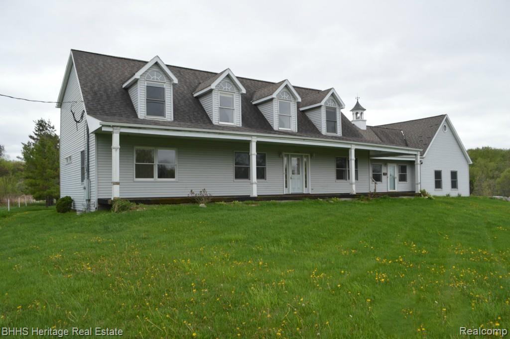 11260 Faussett Road Fenton, MI 48430 - Photo 1 of 49 58073.jpg