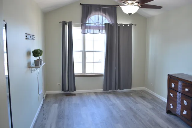 $2,100 | 1401 Grayshire Court, Unit 1401, Elgin, IL 60120