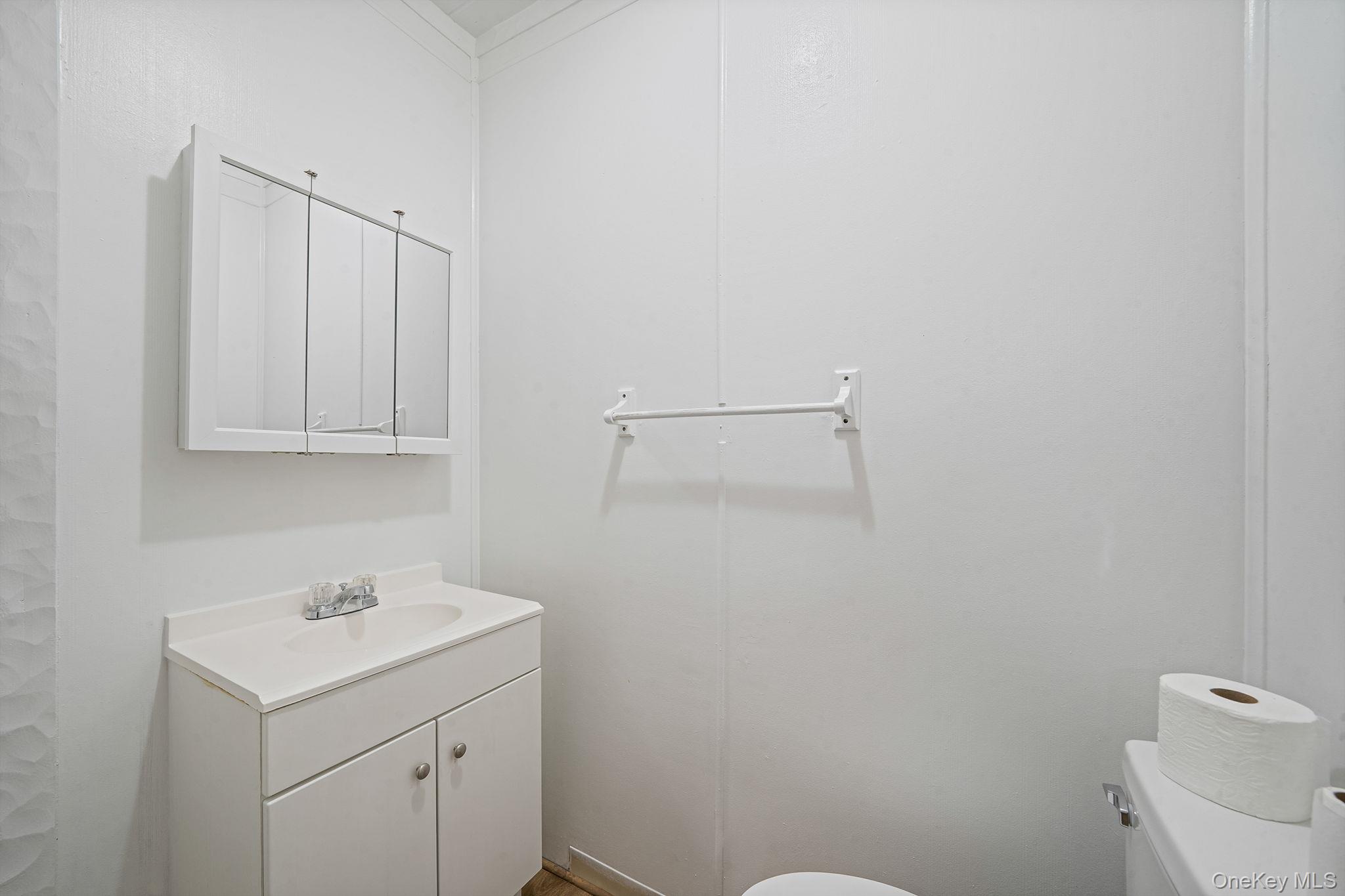 129 Shaber Road Patchogue, NY 11772 - Photo 22 of 23