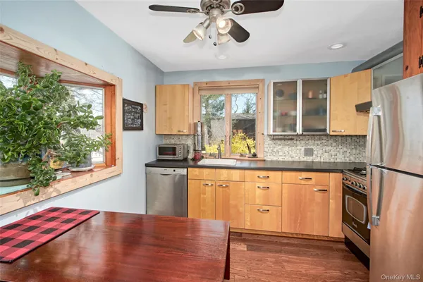 $444,000 | 40 Chippewa Road, Putnam Valley, NY 10579
