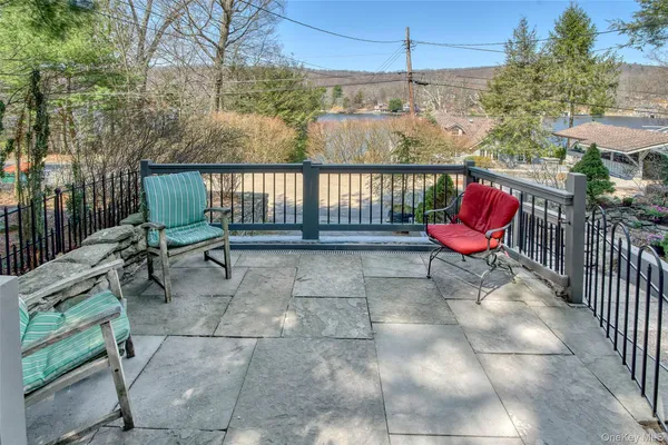 $444,000 | 40 Chippewa Road, Putnam Valley, NY 10579