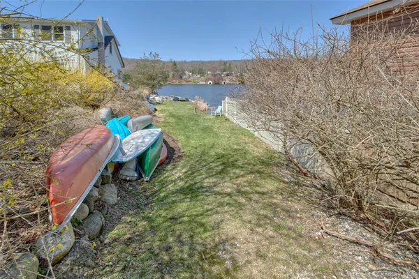 $444,000 | 40 Chippewa Road, Putnam Valley, NY 10579