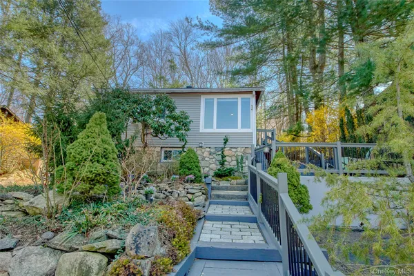 $444,000 | 40 Chippewa Road, Putnam Valley, NY 10579