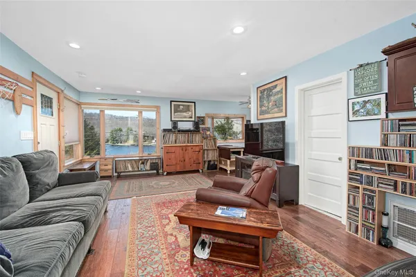 $444,000 | 40 Chippewa Road, Putnam Valley, NY 10579