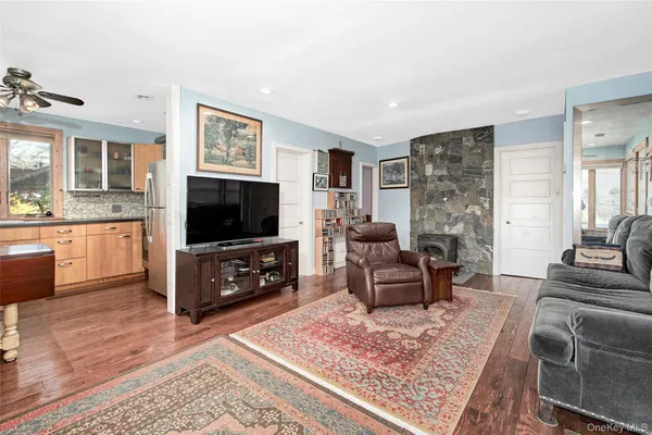 $444,000 | 40 Chippewa Road, Putnam Valley, NY 10579