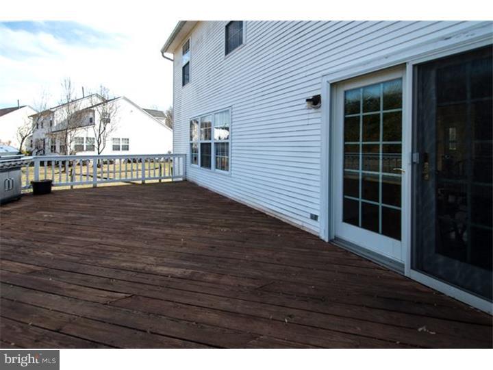 28 Ludlow Road Yardley, PA 19067 - Photo 5 of 24 Deck