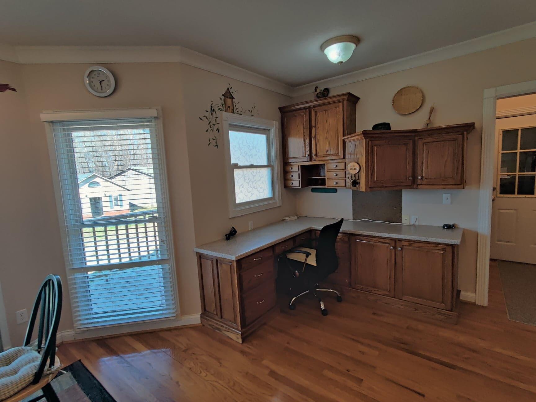 1000 Canyon Road Jasper, TN 37347 - Photo 29 of 54 desk