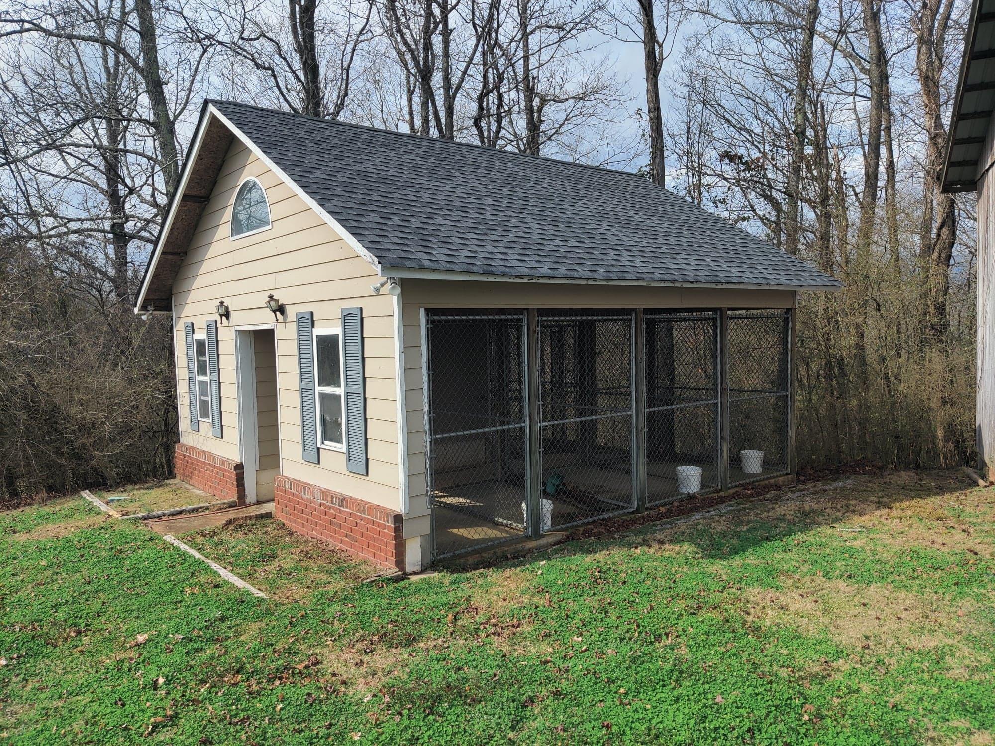 1000 Canyon Road Jasper, TN 37347 - Photo 53 of 54 dogkennels2