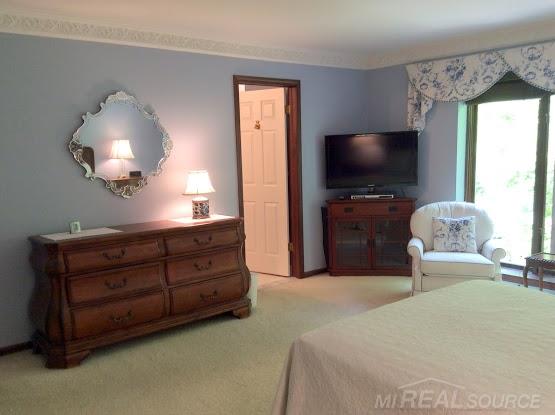 371 Fordcroft Drive Rochester, MI 48309 - Photo 34 of 46 31247893-33.JPG