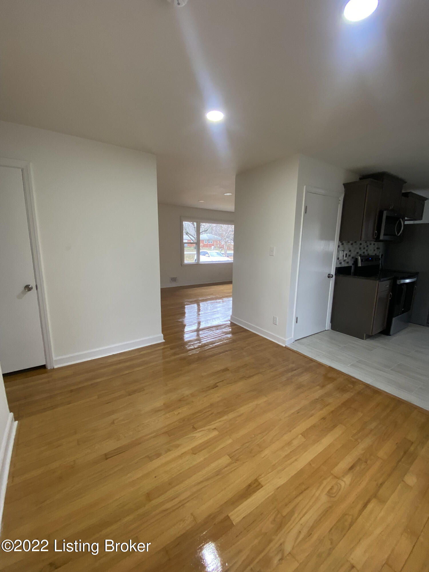 7647 3rd Street Road Louisville, KY 40214 - Photo 18 of 50 Dining room