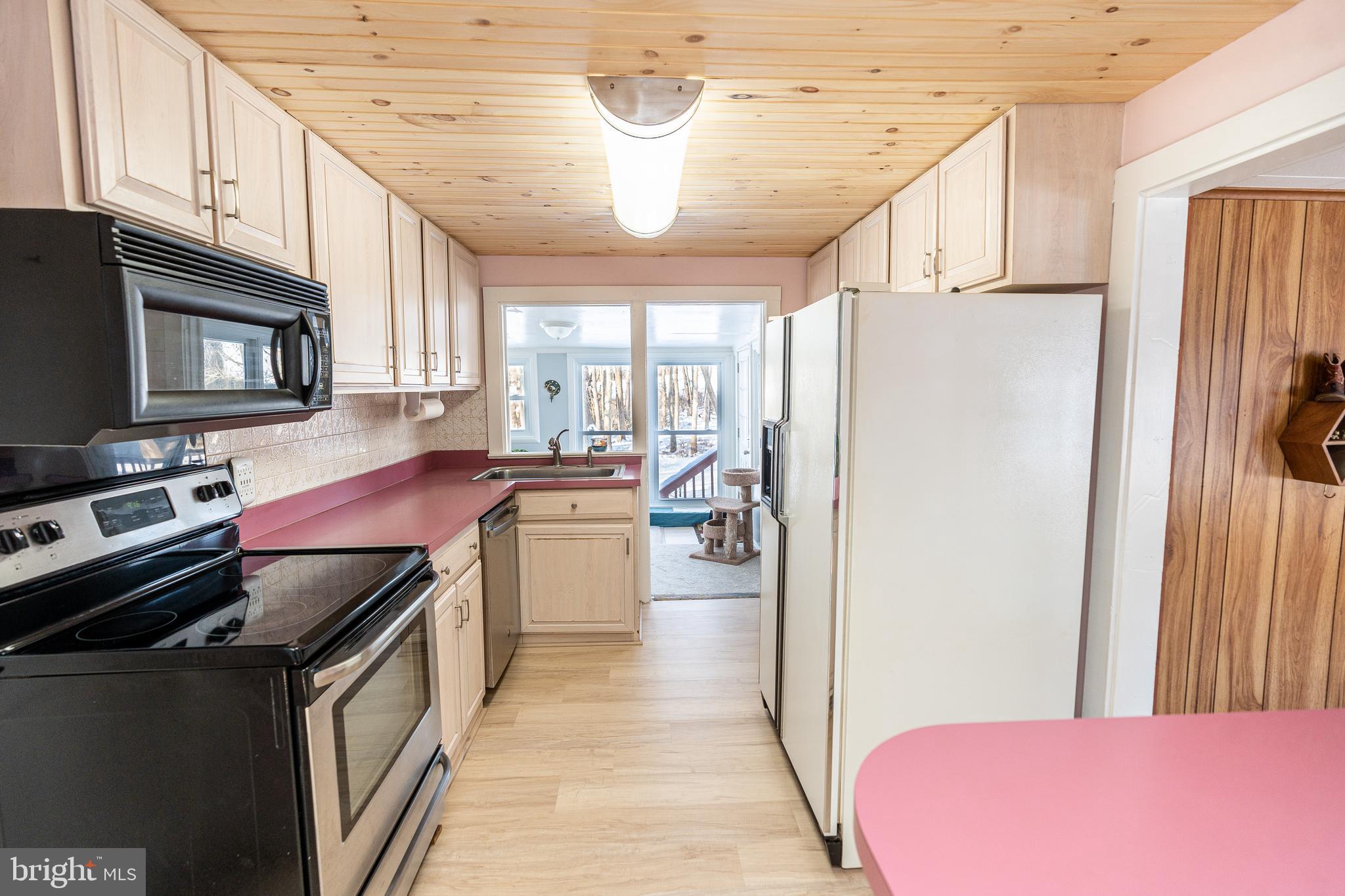 522 Paradise Road Aberdeen, MD 21001 - Photo 13 of 17 KITCHEN