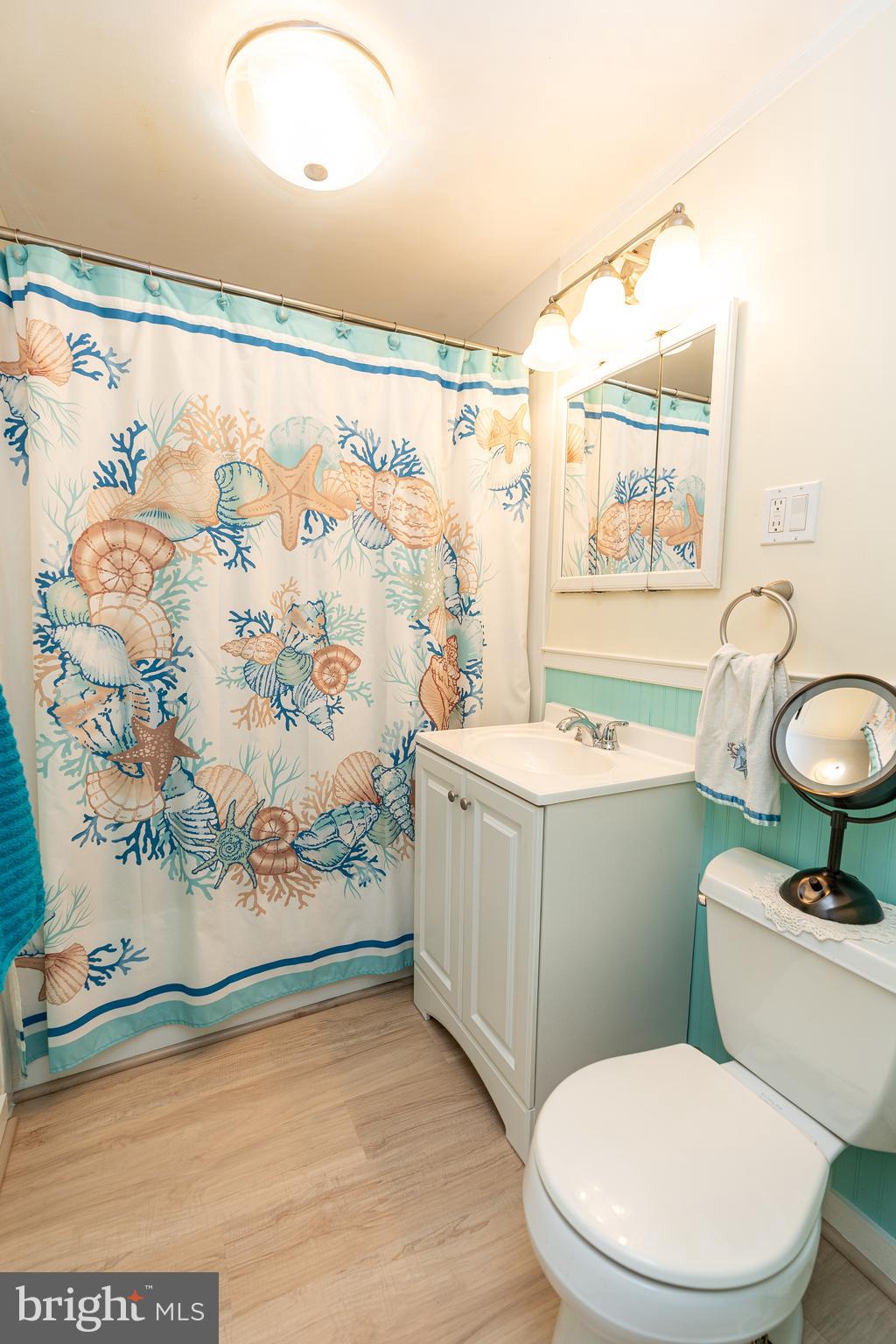 522 Paradise Road Aberdeen, MD 21001 - Photo 9 of 17 Bathroom