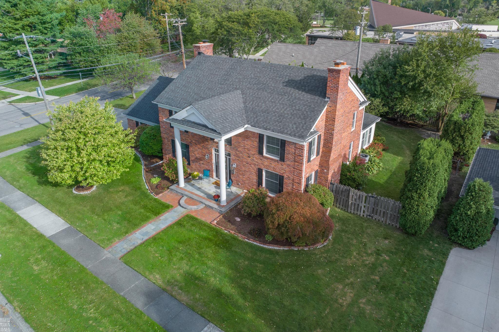 592 Thorntree Road Grosse Pointe, MI 48236 - Photo 39 of 53 50124730-38.JPG