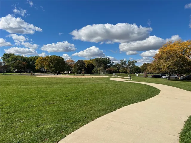 $215,000 | 511 Coventry Lane, Unit 2, Crystal Lake, IL 60014