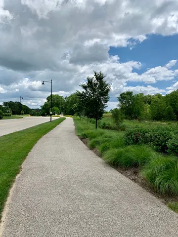 $215,000 | 511 Coventry Lane, Unit 2, Crystal Lake, IL 60014