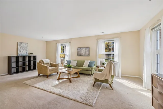 $215,000 | 511 Coventry Lane, Unit 2, Crystal Lake, IL 60014