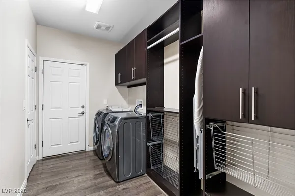 $700,000 | 8687 West Moon Crater Avenue, Las Vegas, NV 89178